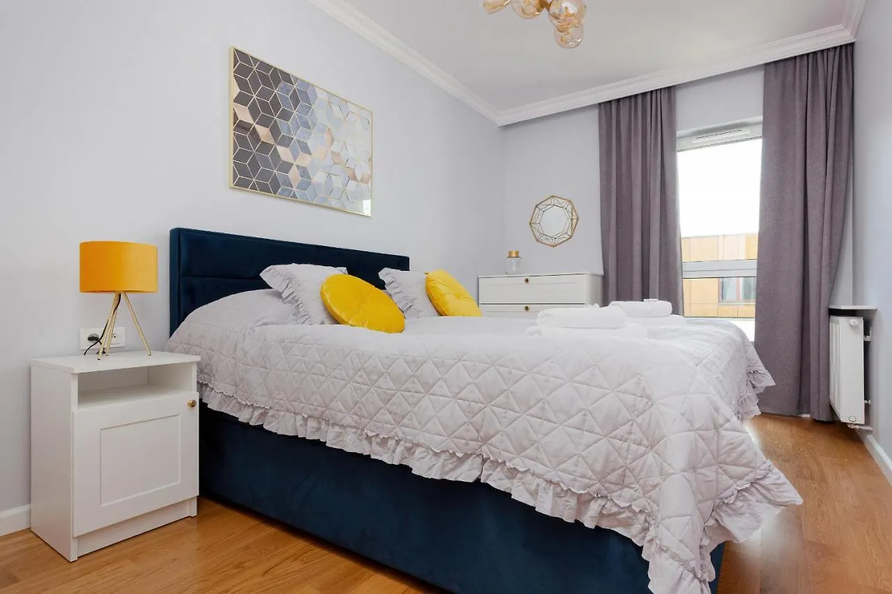 Apartament Dom przy Okrzei by Renters Prestige Warszawa Polska