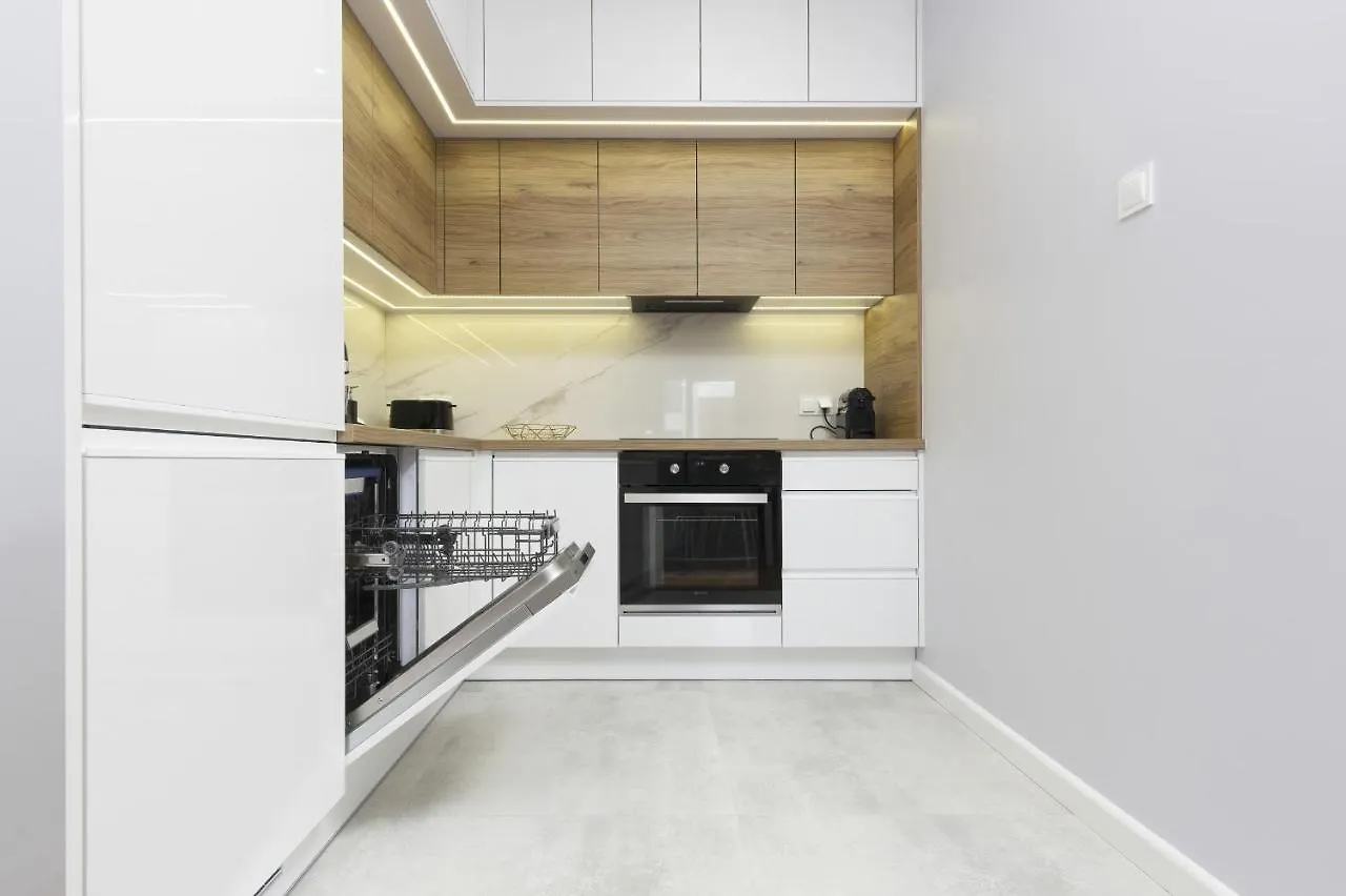Apartament Dom przy Okrzei by Renters Prestige Warszawa