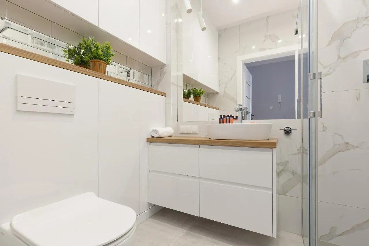 Apartament Dom przy Okrzei by Renters Prestige Warszawa